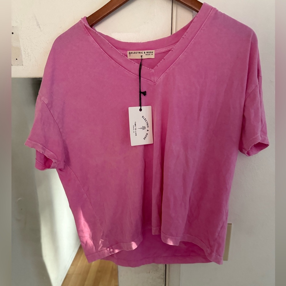 Electric & Rose V neck tee